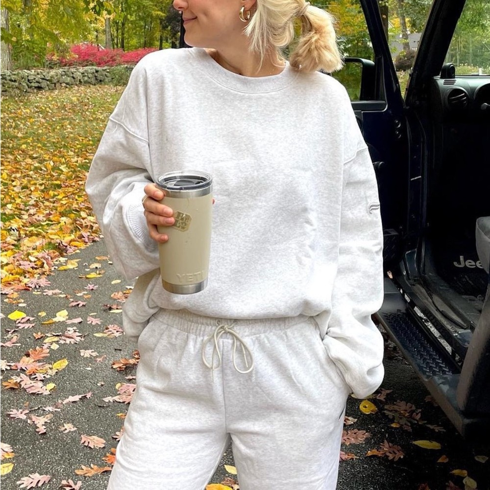 Fabletics Forever Fleece Crewneck Sweatshirt in Black